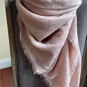 Louis Vuitton Monogram Nude Pink Shine Shawl